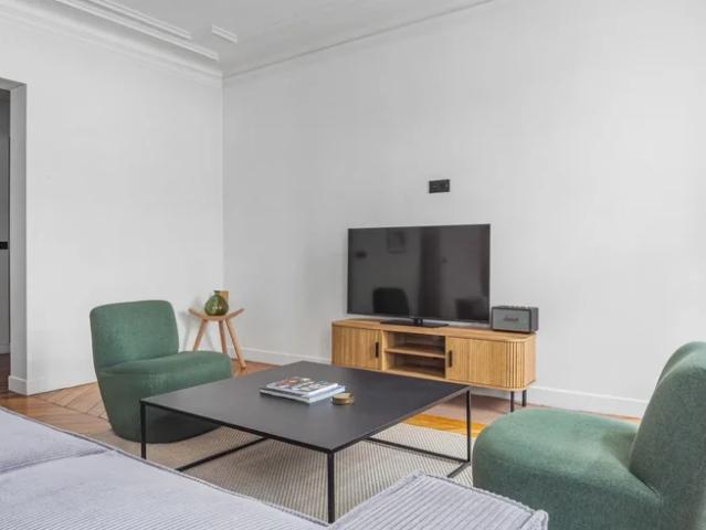 Location Appartement Rue Lekain, Paris