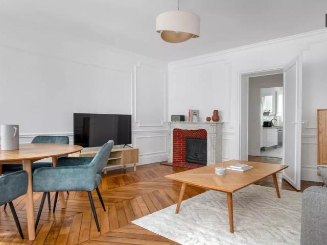 Location Appartement Rue Lekain, Paris