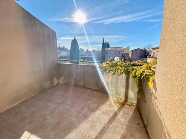 Location Appartement Rue Léon Arnoux, Pertuis