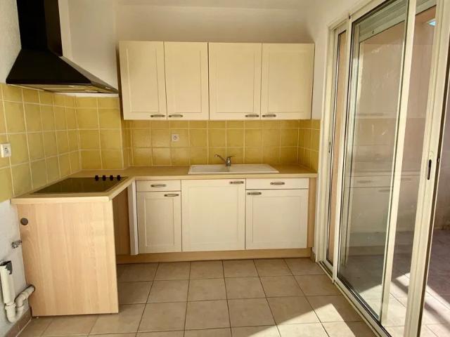 Location Appartement Rue Léon Arnoux, Pertuis