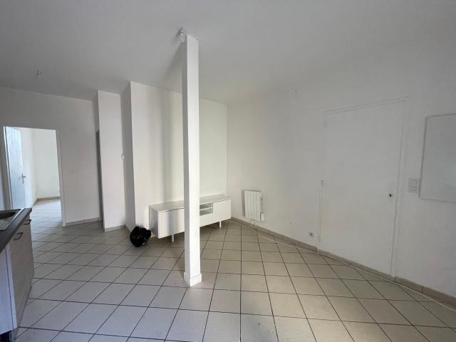 Location Appartement Rue Léonard Lenoir, Bordeaux