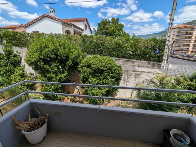 Location Appartement Rue Léopold Constans, Millau