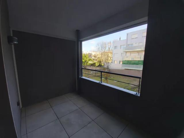 Location Appartement Rue Lise London, Vénissieux