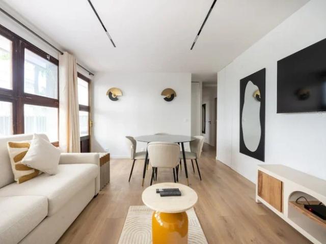 Location Appartement Rue Lisfranc, Paris