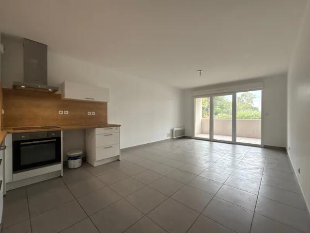 Location Appartement Rue Luc de Vauvenargues, Perpignan