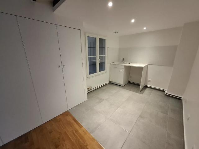Location Appartement Rue Molière, Paris