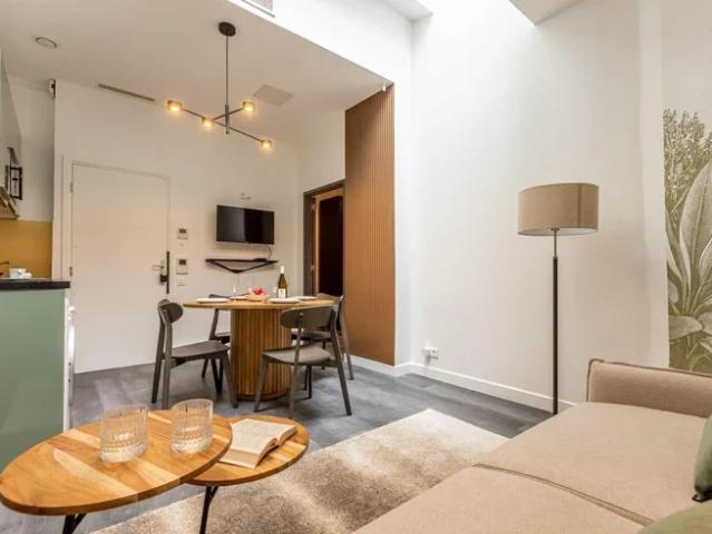 Location Appartement Rue Monsigny, Paris