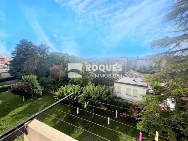 Location Appartement Rue Mathieu Prévot, Millau