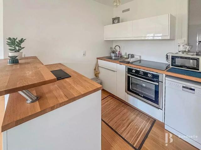 Location Appartement Rue Mathis, Paris