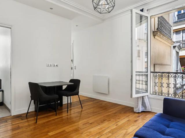 Location Appartement Rue Mathurin Régnier, Paris