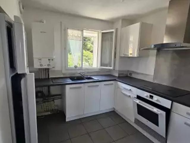 Location Appartement Rue Mayor de Montricher, Vitrolles