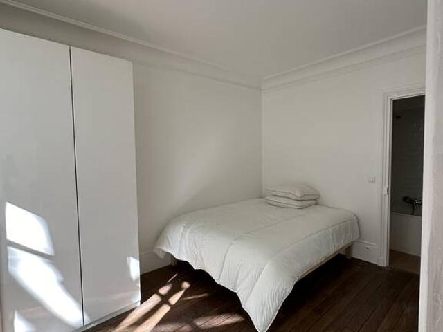 Location Appartement Rue Manin, Paris