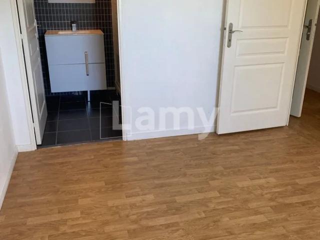 Location Appartement Rue Marcel Duchemin, Clermont