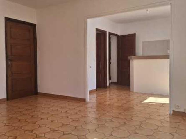 Location Appartement Rue Marcel Palat, Poussan