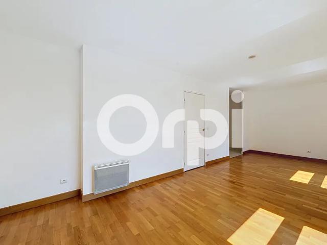 Location Appartement Rue Marguerite Lagrange, Arcueil