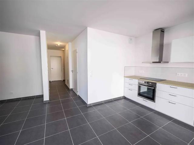 Location Appartement Rue Marguerite Sevez, Chambéry