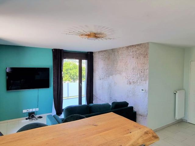 Location Appartement Rue Marie Madeleine Fourcade, Lyon