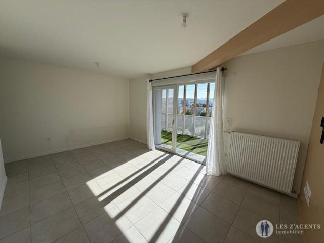 Location Appartement Rue Marie Paradis, Saint Martin d'Hères