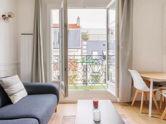 Location Appartement Rue Voltaire, Levallois Perret