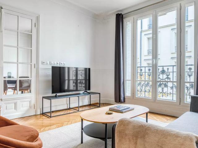 Location Appartement Rue Marius Aufan, Levallois Perret