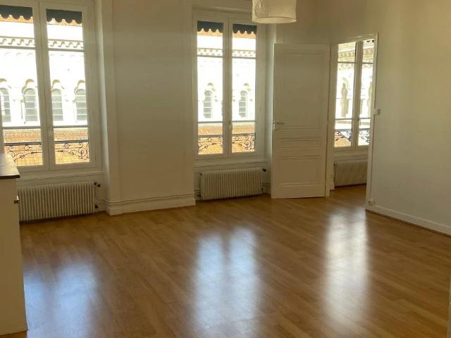 Location Appartement Rue Masséna, Lyon