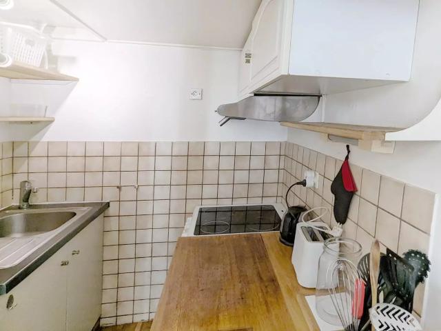 Location Appartement Rue Mesnil, Paris
