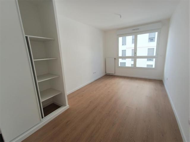 Location Appartement Rue Miriam Makeba, Colombes