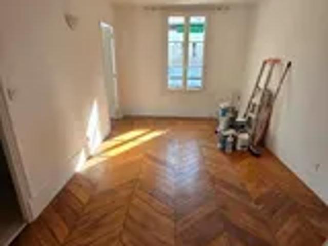Location Appartement Rue Myrha, Paris