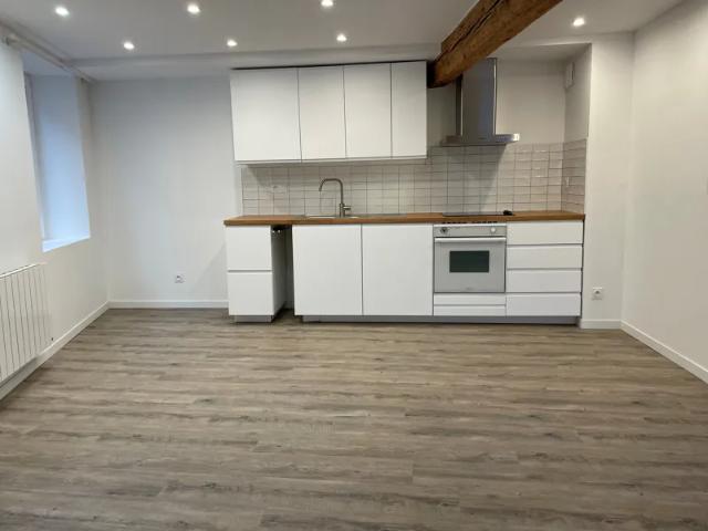 Location Appartement Rue Neuvesel, Beauvallon
