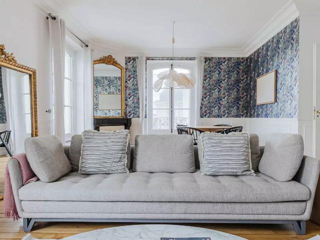 Location Appartement Quai de Grenelle, Paris