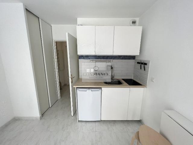 Location Appartement Rue Smolett, Nice