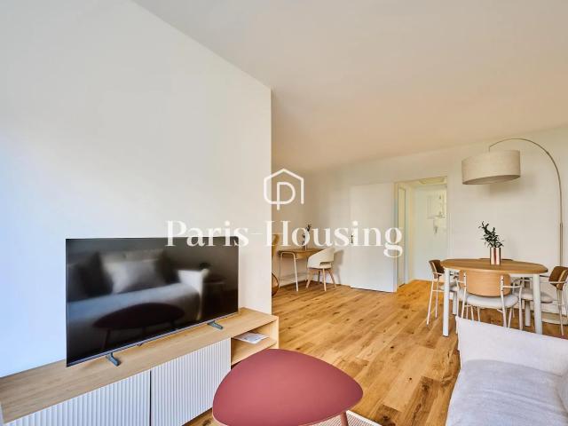 Location Appartement Rue Saint Charles, Paris