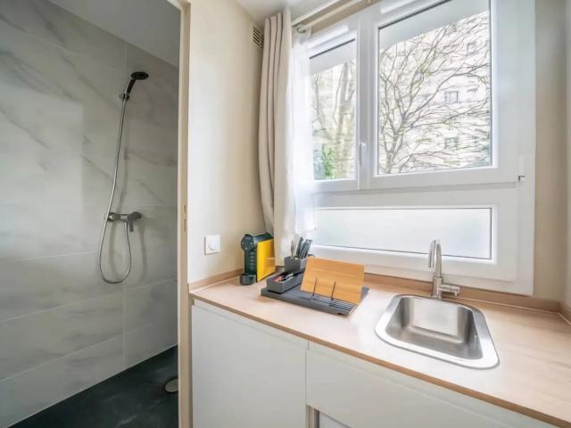 Location Appartement Rue Saint Charles, Paris