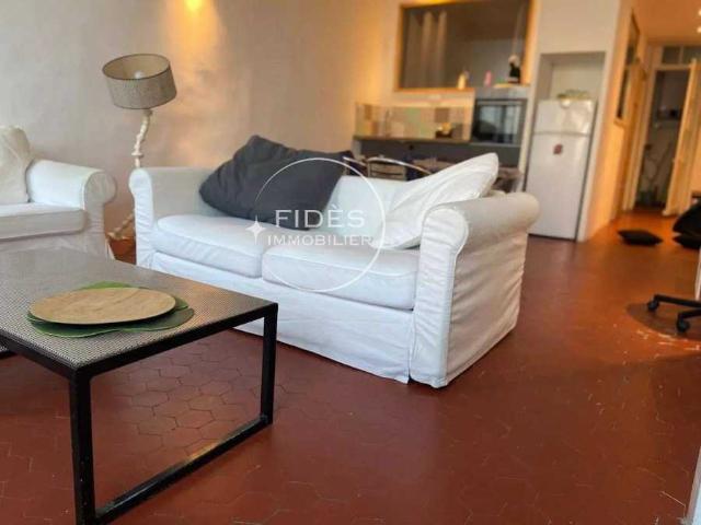 Location Appartement Rue Saint Antoine, Marseille