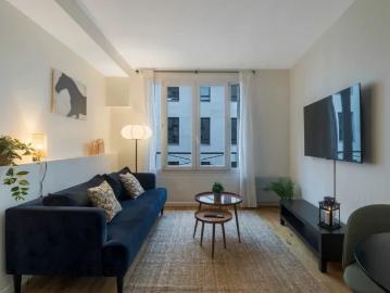 Location Appartement Rue Saint Dominique, Paris