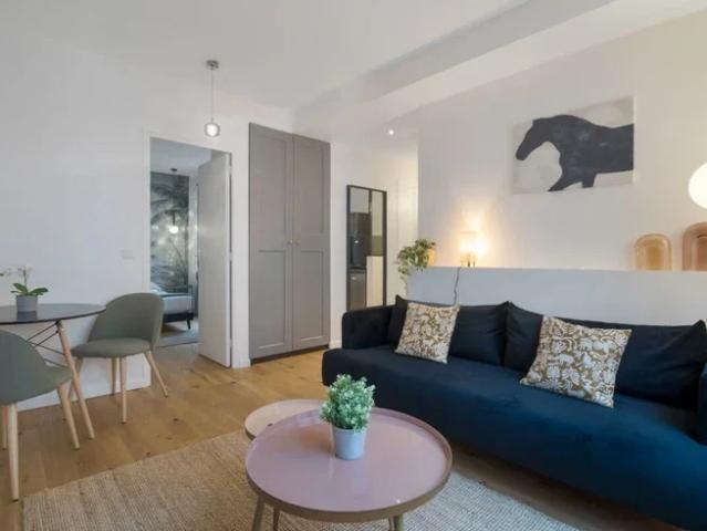 Location Appartement Rue Saint Dominique, Paris