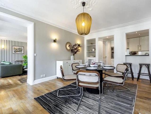 Location Appartement Rue Saint Lazare, Paris