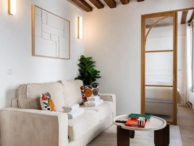Location Appartement Rue Saint Séverin, Paris