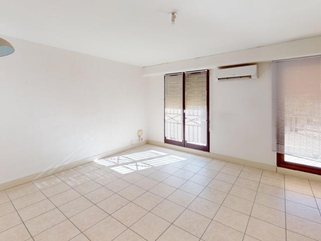 Location Appartement Rue Saint Pierre de Trivisy, Montpellier