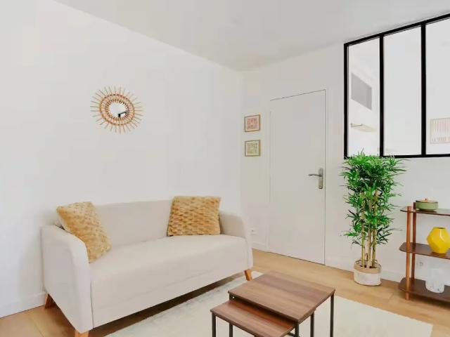 Location Appartement Rue Sainte Marthe, Paris