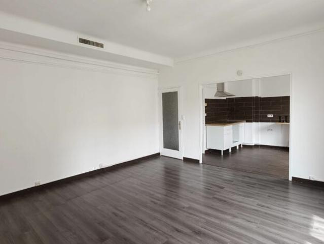 Location Appartement Rue Séguier, Nîmes