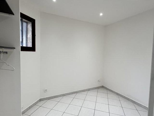 Location Appartement Rue Séry, Marseille
