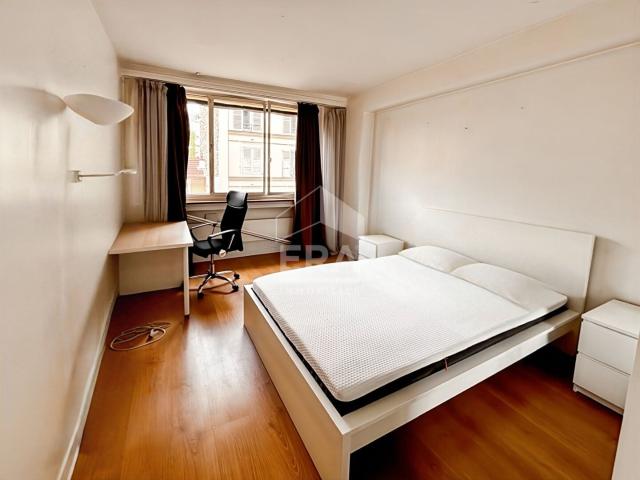 Location Appartement Rue Spontini, Paris