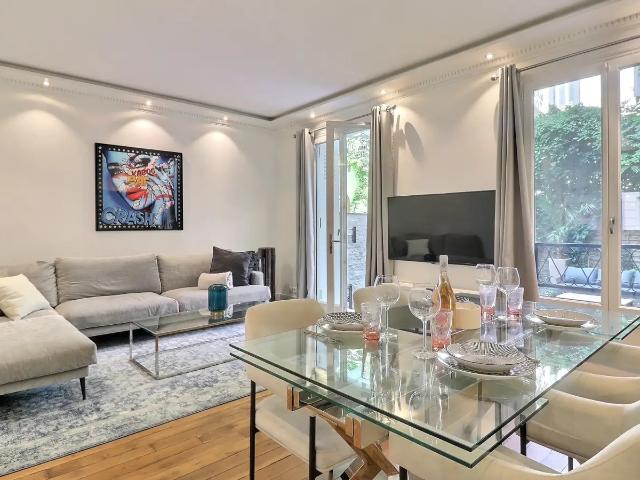 Location Appartement Rue Spontini, Paris