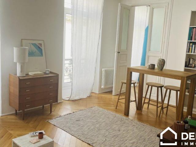 Location Appartement Rue Sylvabelle Robert de Vernejoul, Marseille