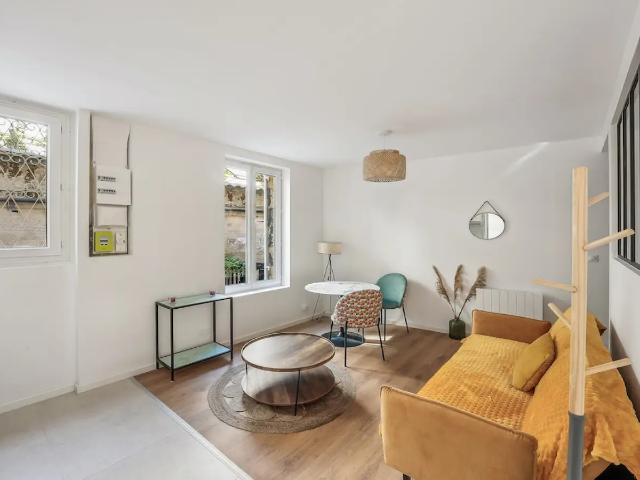 Location Appartement Rue Poyenne, Bordeaux