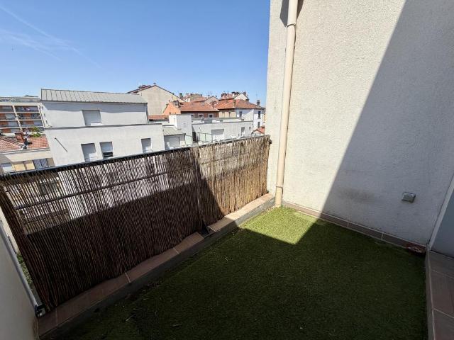 Location Appartement Rue Poizat, Villeurbanne