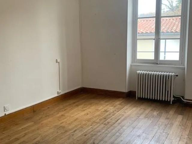 Location Appartement Rue Polydore Barbey, Mazamet