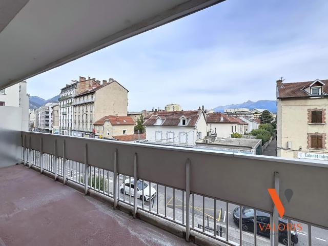 Location Appartement Rue Paul Valéry, Grenoble