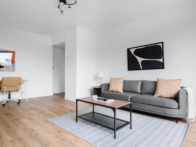 Location Appartement Rue Paul Valéry, Paris